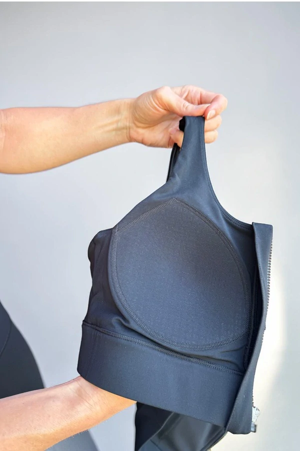 Černá sportovní podprsenka ZIPPER